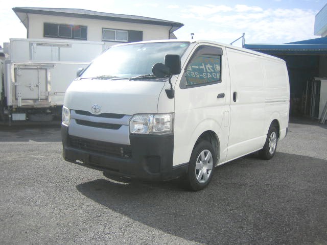 トヨタ ハイエース 冷凍車（中温）